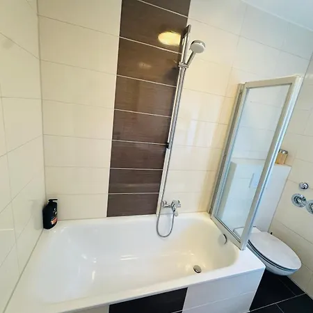 شقة Kj Bis 5p-zentral-balkon-wifi-parken