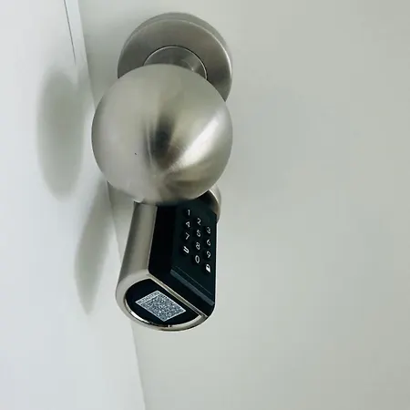 Kj Bis 5p-zentral-balkon-wifi-parken شقة
