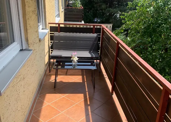 Apartment Kj Bis 5p-zentral-balkon-wifi-parken