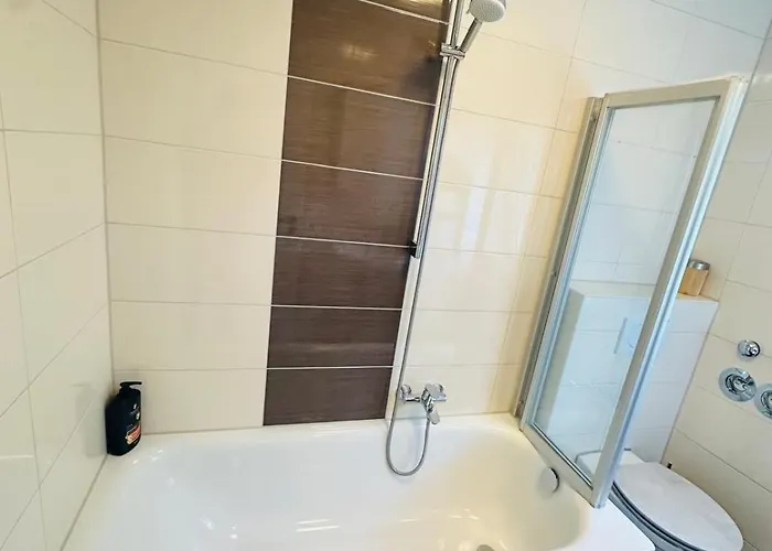 Apartment Kj Bis 5p-zentral-balkon-wifi-parken