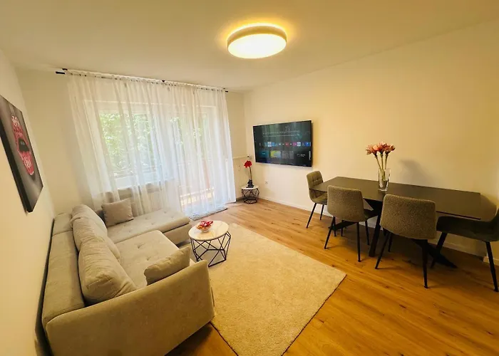 Apartment Kj Bis 5p-zentral-balkon-wifi-parken *